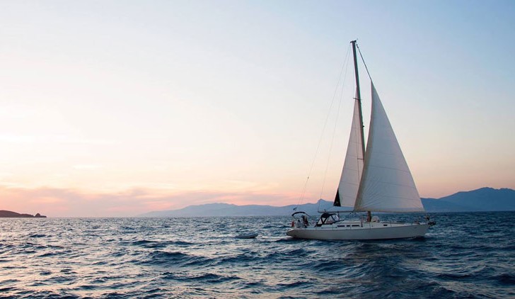 mykonos sailboat charter